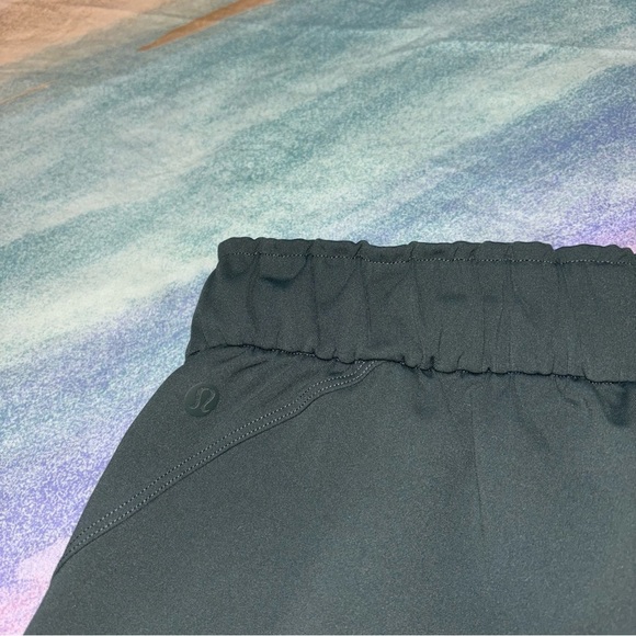 Lululemon Stretch High-Rise Crop 23" Smoked Spruce women’s size 10 - Picture 7 of 8